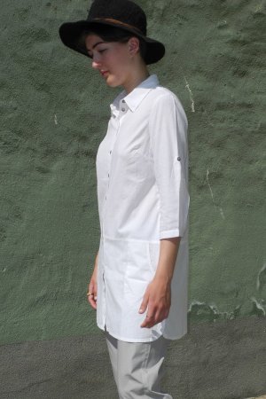 lang-lång skjorta vit modell sidan