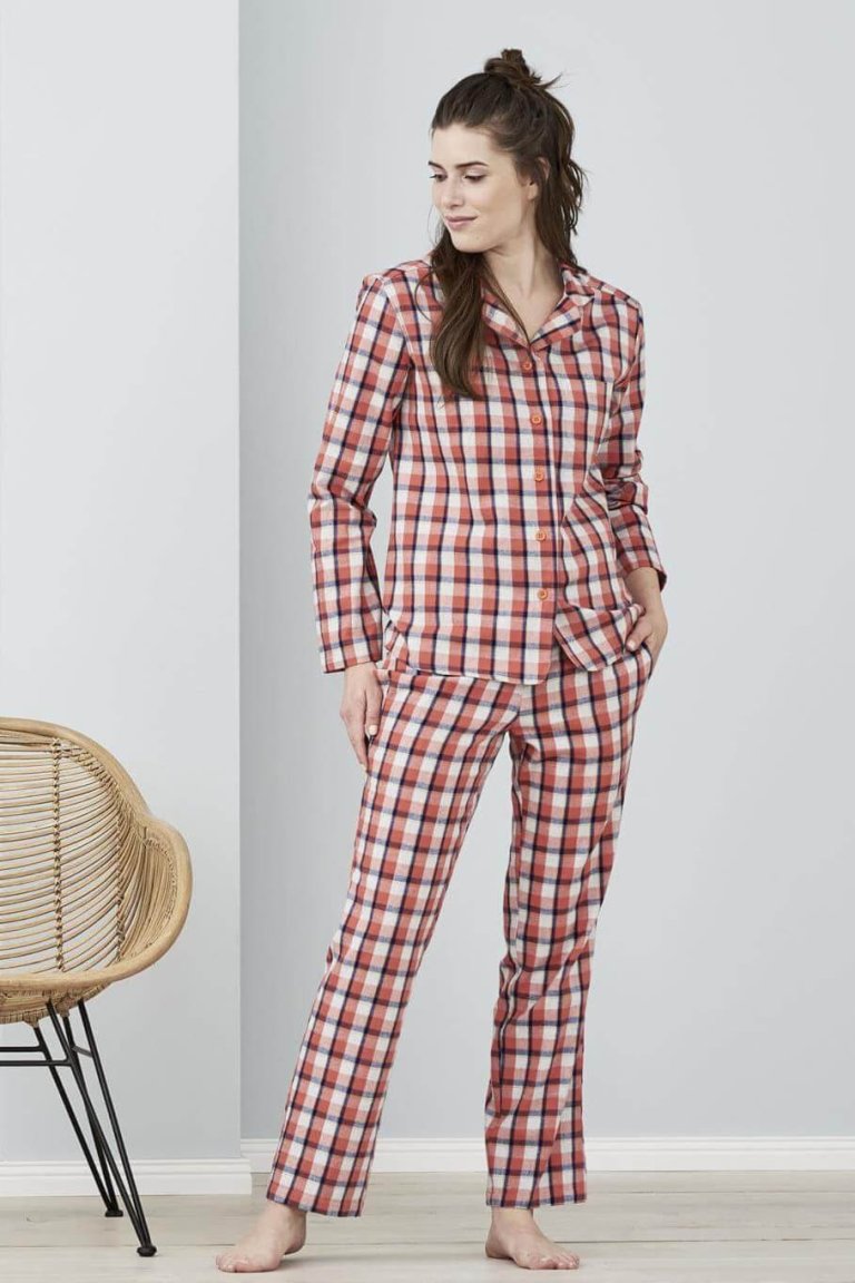 pyjamas dam flanell rutig modell helbild