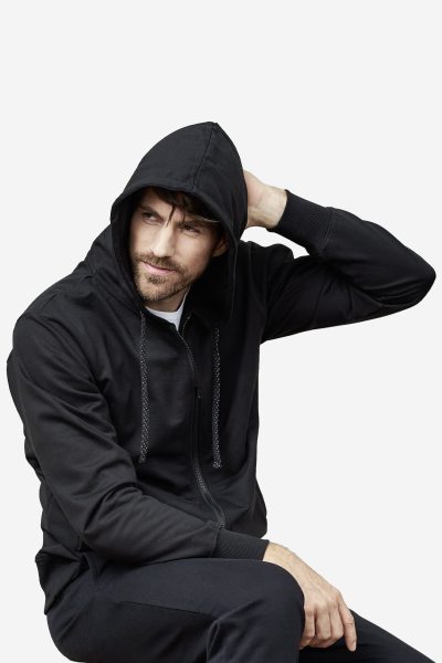 ekologisk hoodie dragkedja herr svart modell sittande
