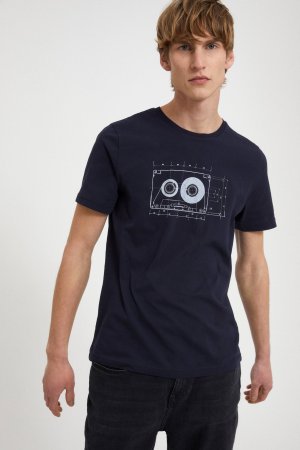 t-shirt tape jaames marinblå modell