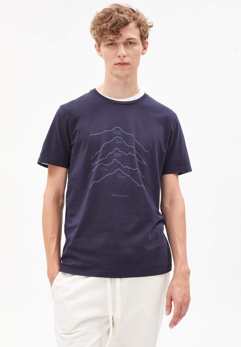 t-shirt top 5 mountains jaames marinblå modell