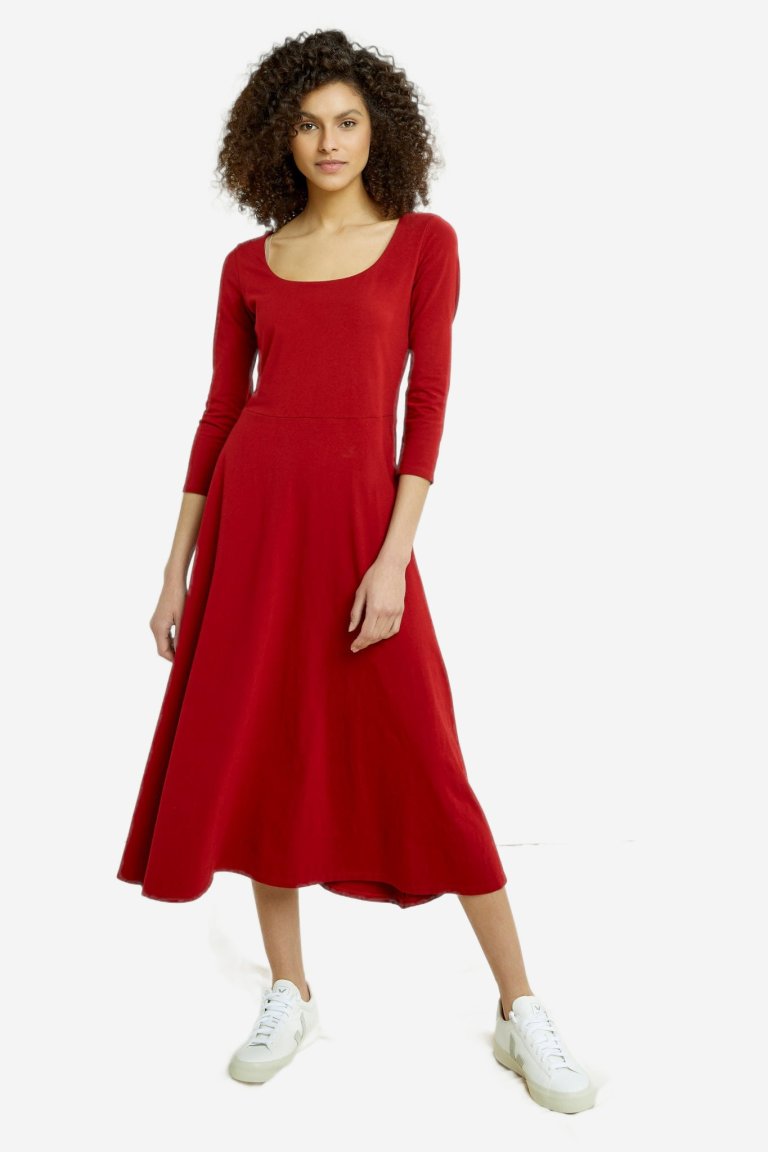 klänning midi valencia röd modell helbild