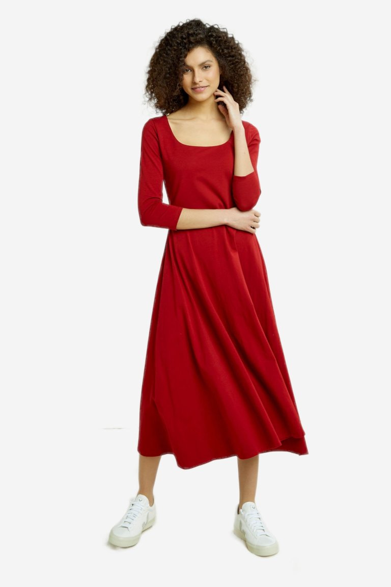 klänning midi valencia röd modell helbild2