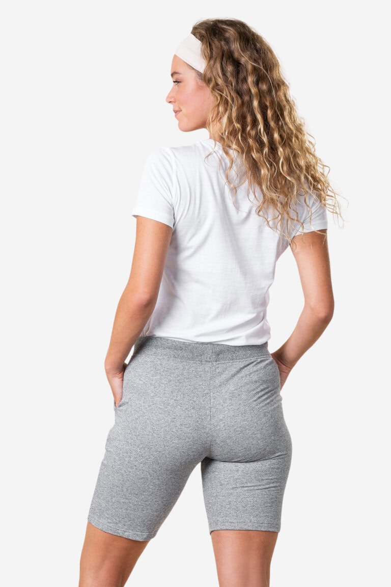 ekologiska sweatshorts dam ina gråmelerad modell bakifrån