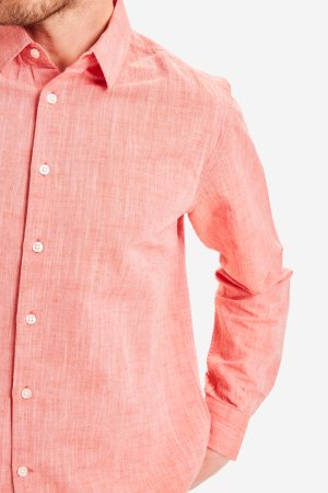 skjorta larch linmix rosa modell närbild