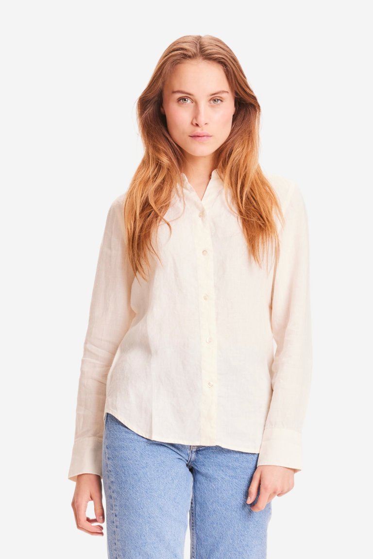 skjorta lin sage naturvit modell