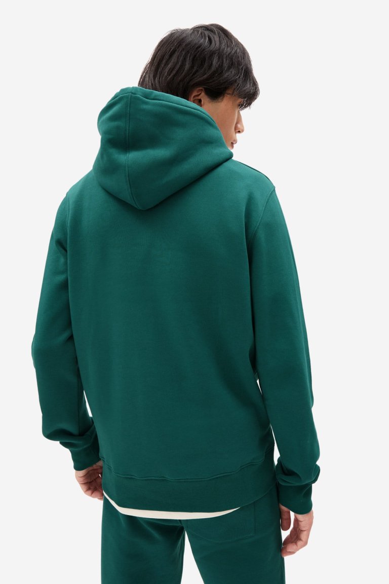 ekologisk hoodie herr paancho grön modell bakifrån