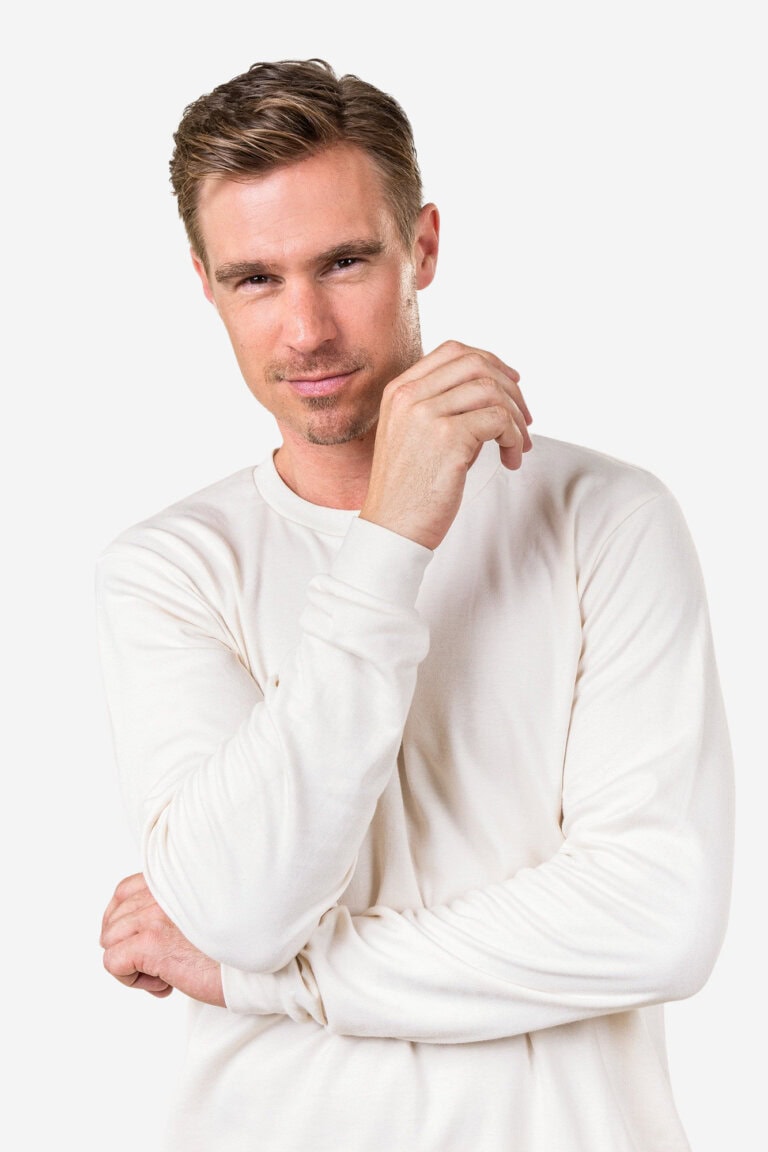 ekologisk pyjamas herr bob naturvit modell närbild