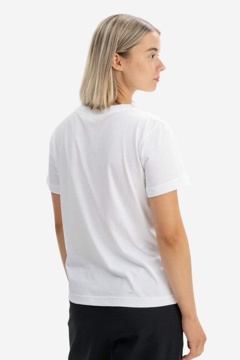 ekologisk-t-shirt-dam-khira-vit-modell-bakifran