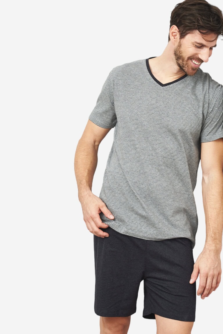 ekologisk pyjamas kort herr carl grå/mörkgrå modell utanpå