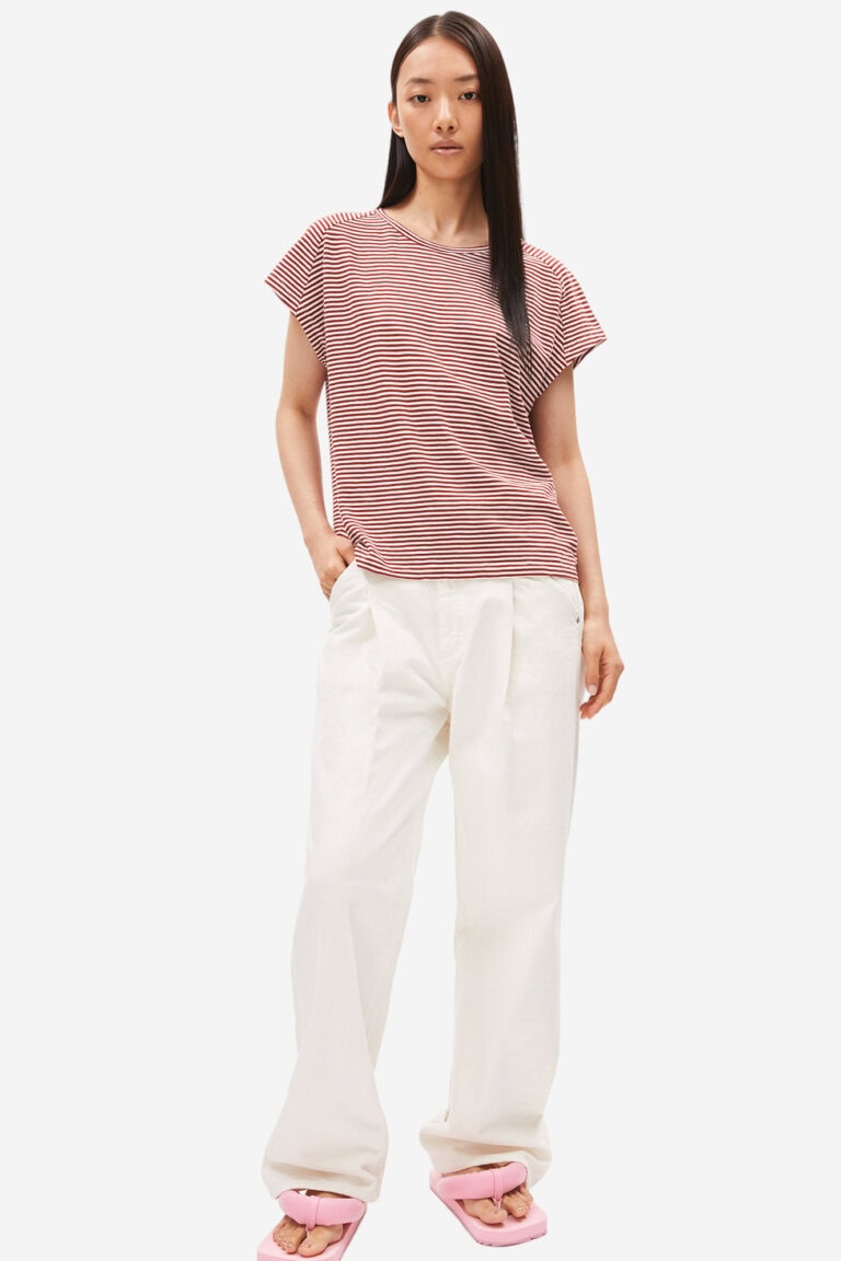 ekologisk topp oneliaa finrandig vinröd modell helbild