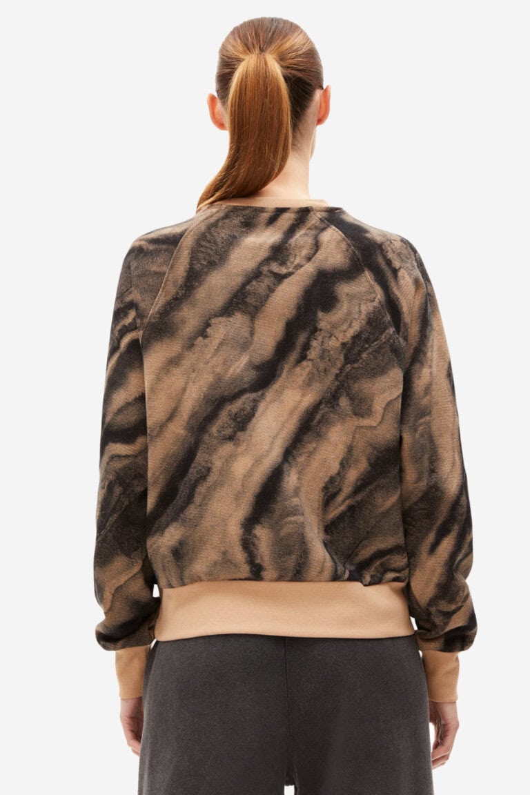 ekologisk sweatshirt tröja dam giovaraa earth abstrakt brun modell bakifrån