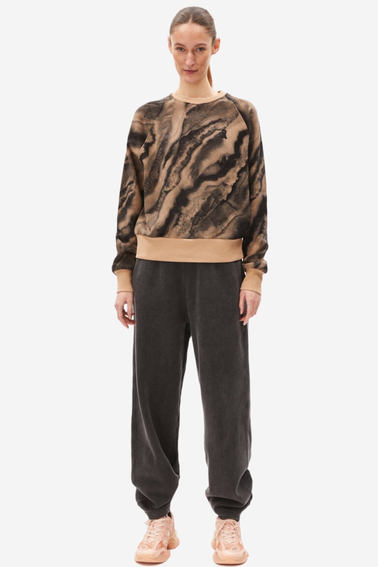 ekologisk sweatshirt tröja dam giovaraa earth abstrakt brun modell helbild