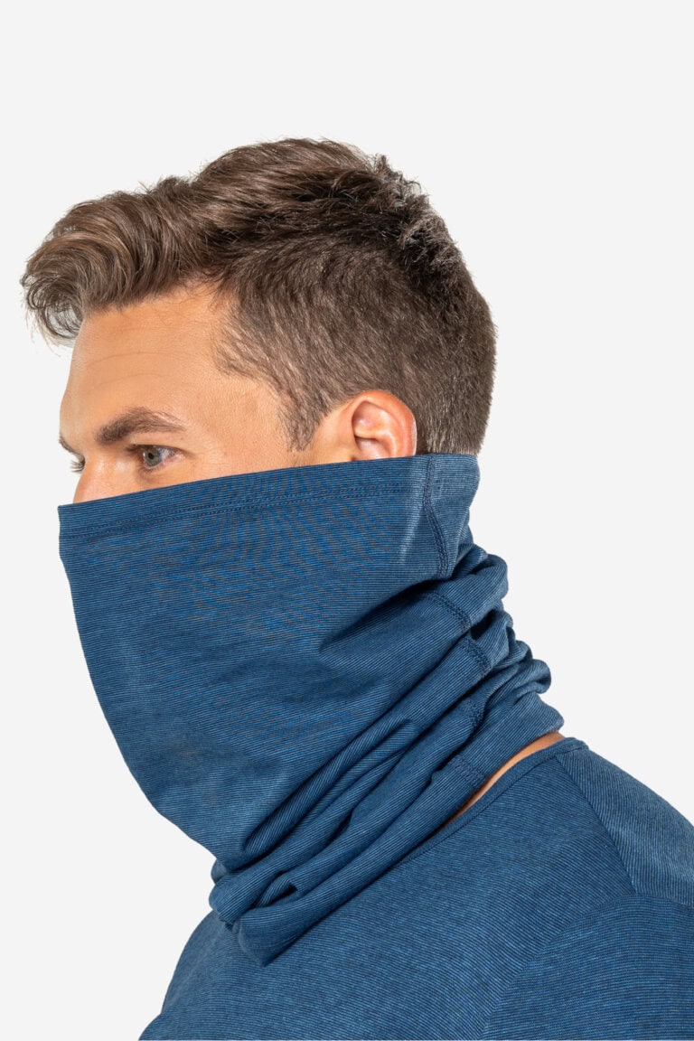 ekologisk tubhalsduk ullmix unisex nikkas blå melerad modell uppdragen