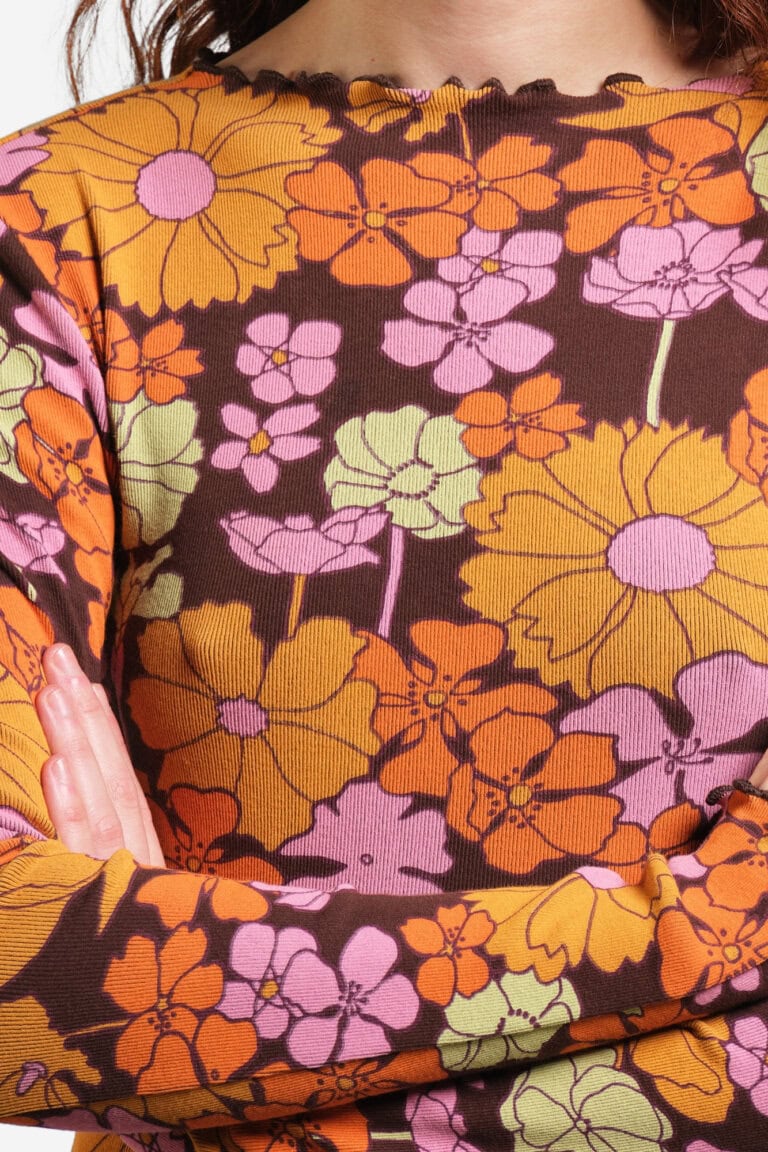 ekologisk-topp-ribbad-flower-power-ryd-modell-narbild