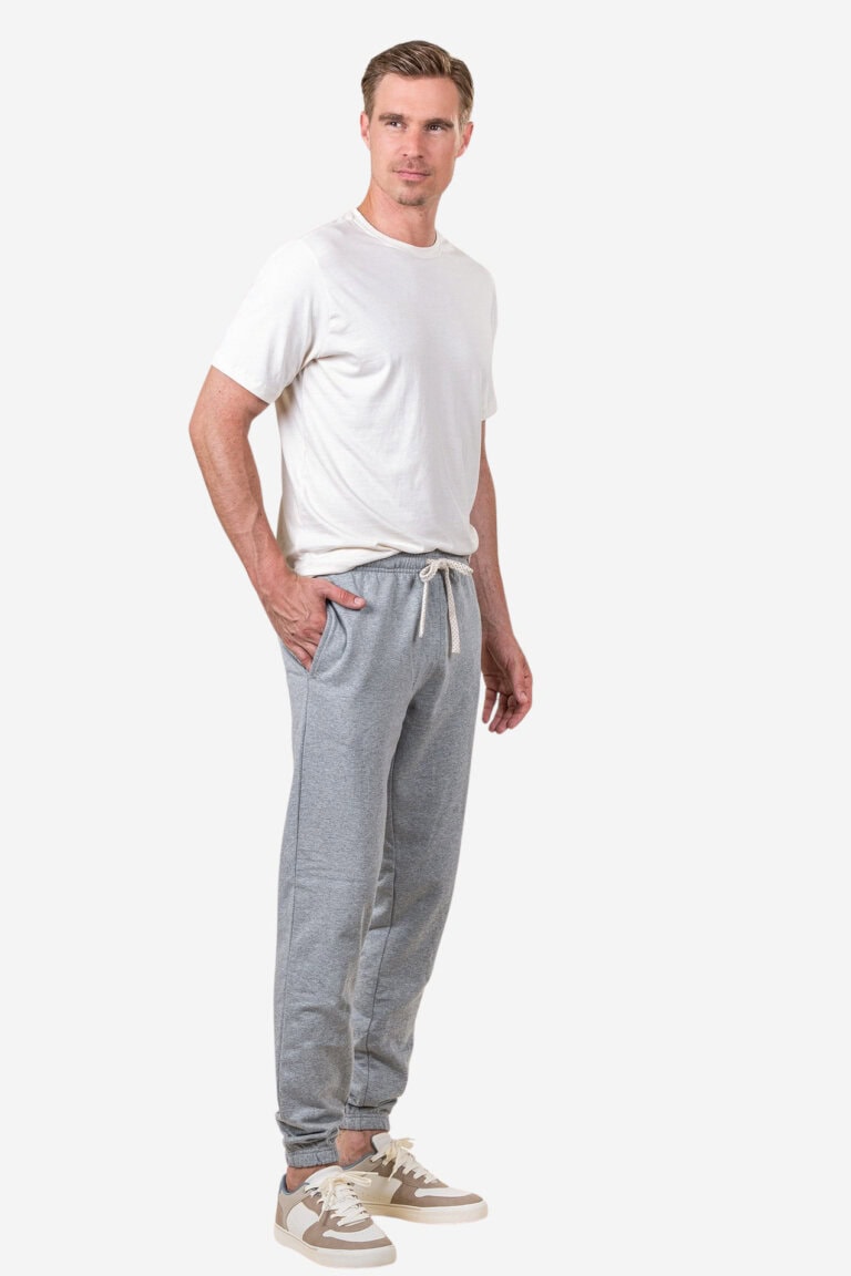ekologiska joggingbyxor herr calvin gråmelerad modell helbild