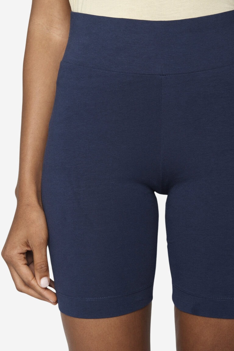 ekologiska cykelbyxor dam marinblå modell närbild ekologiska cykelbyxor dam marinblå modell närbild