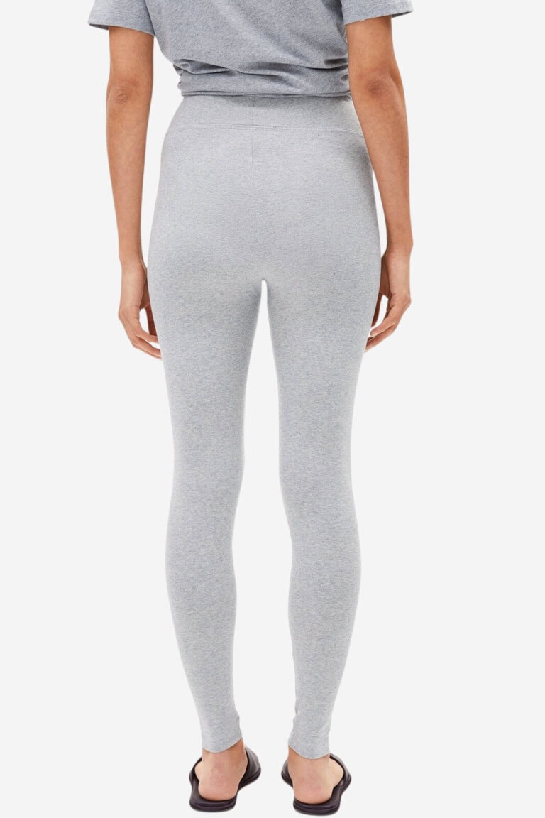 ekologiska leggings faribaa gråmelerad modell bakifrån