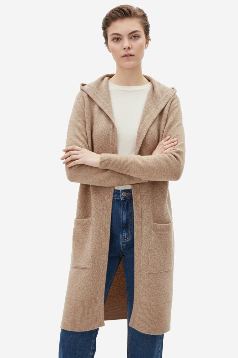 ekologisk kofta lång hoodie ullmix warmaa ljusbrun melerad modell armar korsade