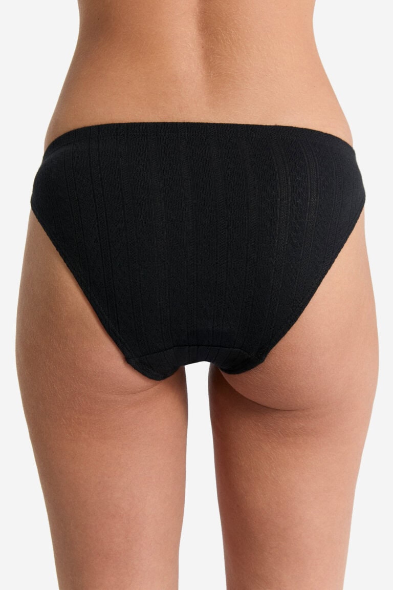 ekologiska-trosor-lag-modell-jacquard-100-bomull-svart-modell-bakifran ekologiska-trosor-lag-modell-jacquard-100-bomull-svart-modell-bakifran