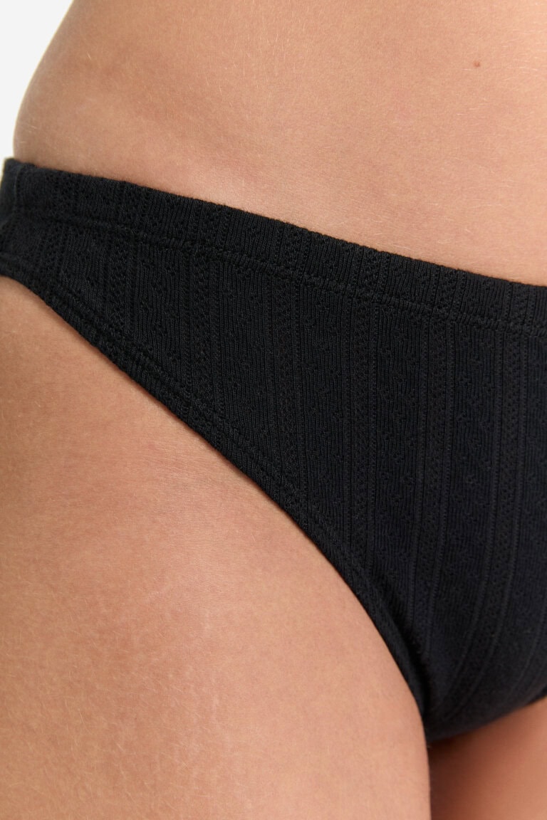 ekologiska-trosor-lag-modell-jacquard-100-bomull-svart-modell-narbild ekologiska-trosor-lag-modell-jacquard-100-bomull-svart-modell-narbild